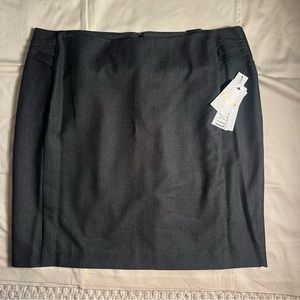 Amanda & Chelsea | 16W | Black, Grey woven fabric | pleat detail | NWT